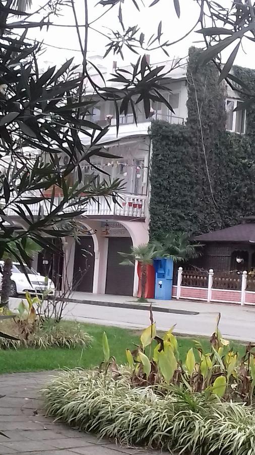 סוקהום Guest House Esma מראה חיצוני תמונה